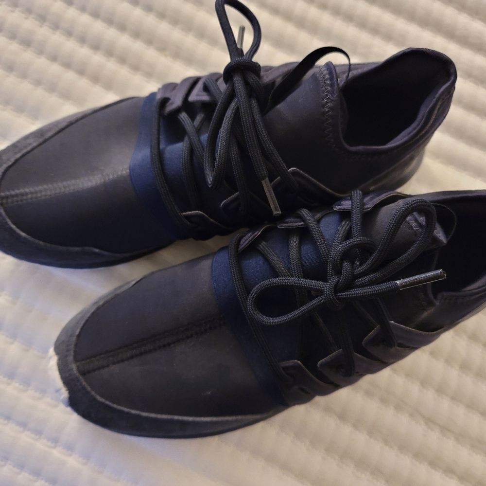 Adidas - Picture 2 of 5